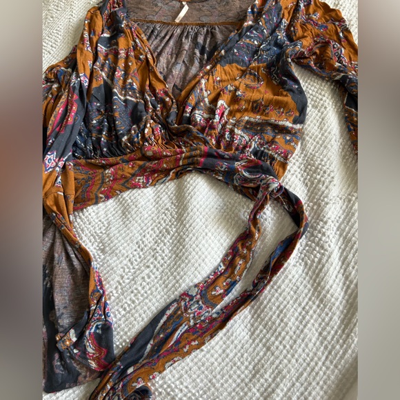 Free People Fionas Wrap Blouse Womens Size S Bell Sleeve Paisley Casual boho - Picture 6 of 9